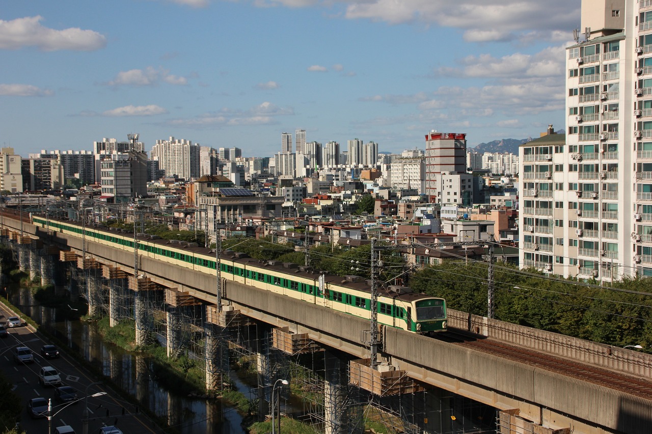 上海地铁多条线路全线停运，城市运转面临挑战