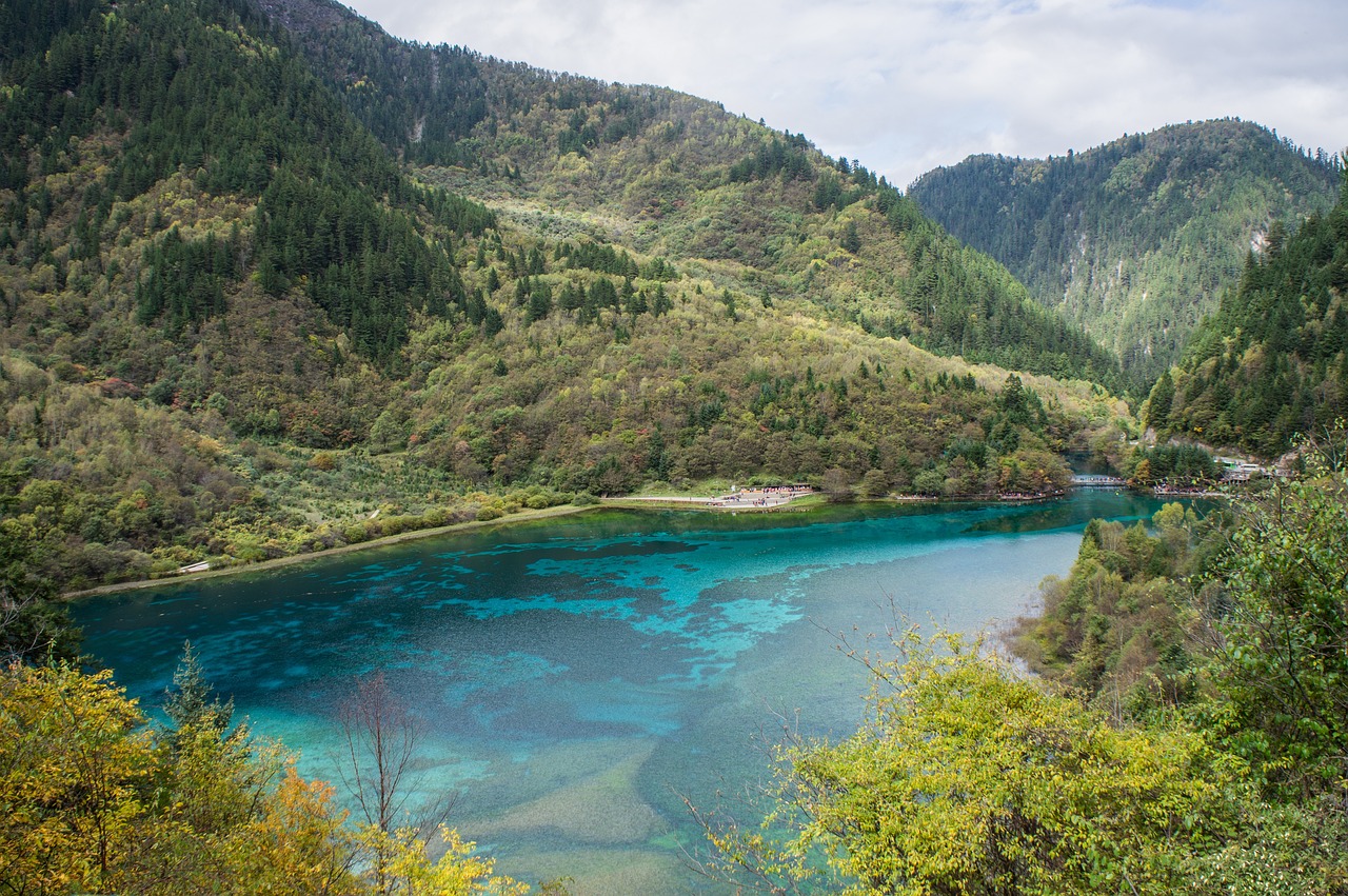 哀牢山部分区域开发成景区的探索与实践